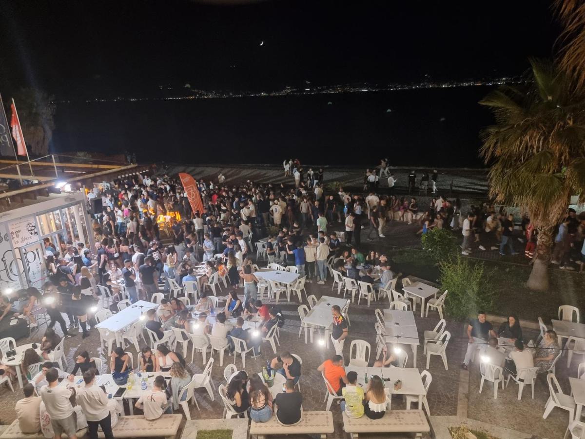 Ferienwohnung Loft Magna Grecia Reggio Calabria Centro Storico A 3 Minuti A Piedi Dal Mare Exterior foto